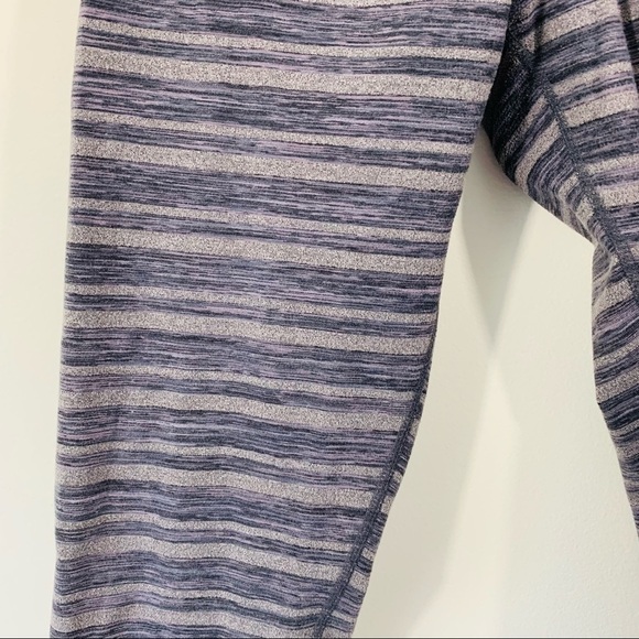lululemon Wunder Under Gray Striped Crop - Picture 4 of 5